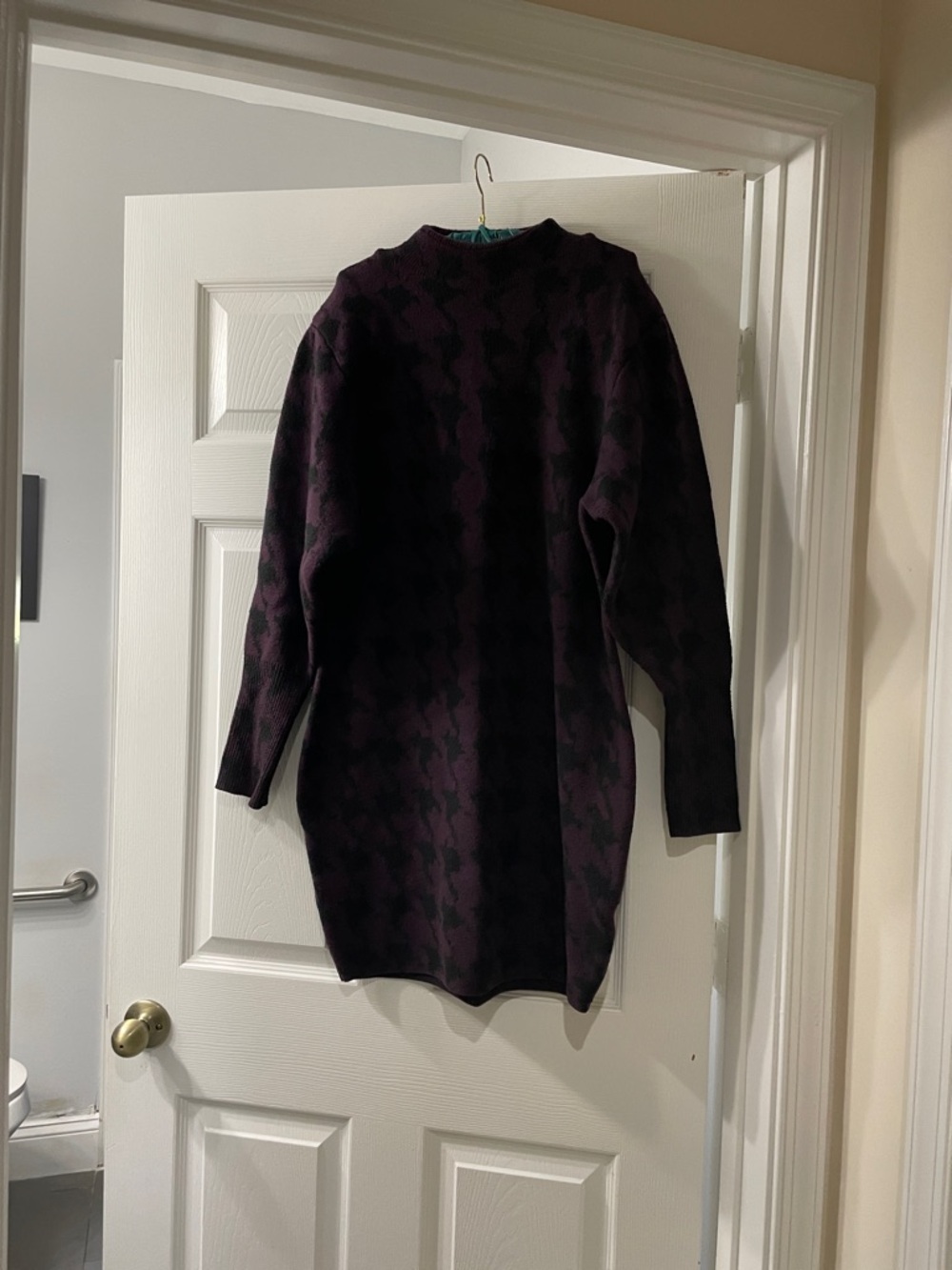 Purple Houndstooth Knit Sweater Dress size large by Express. Preowned